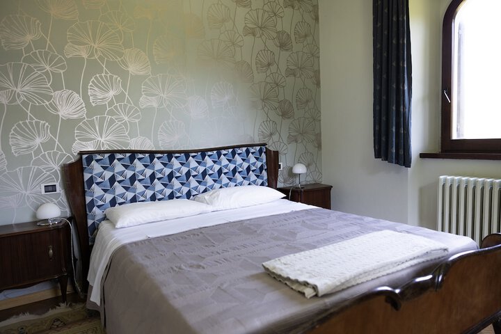 Room 4 of 34