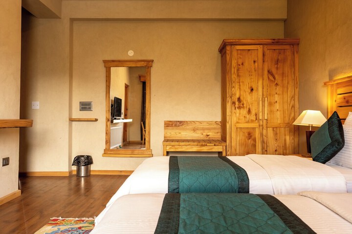 Room 8 of 40