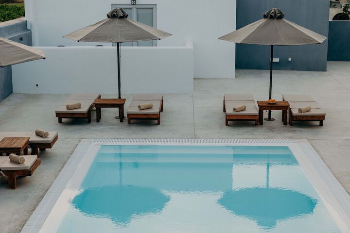 Pool 44 of 78