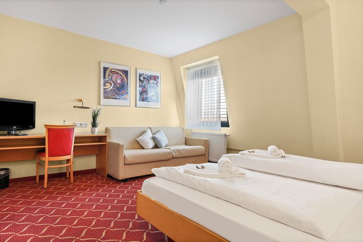 Room 32 of 55