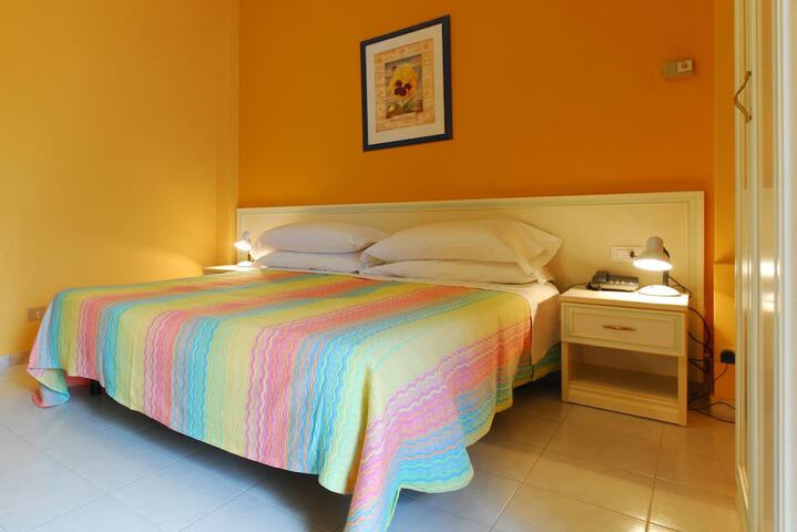 Room 7 of 43