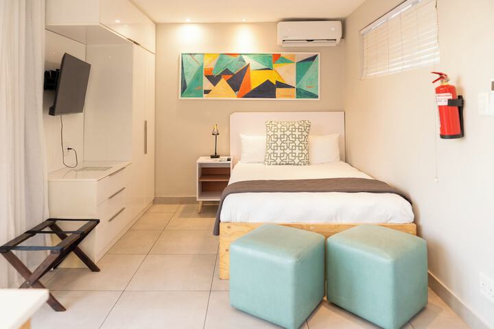 Room 44 of 148