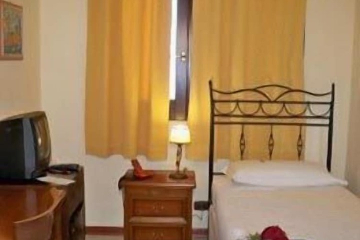 Room 20 of 40