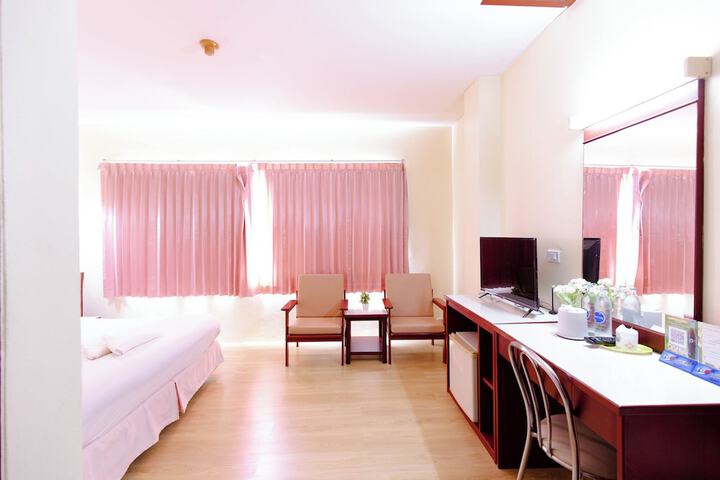 Room 8 of 25