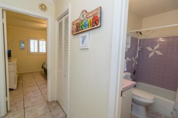 Room 33 of 37