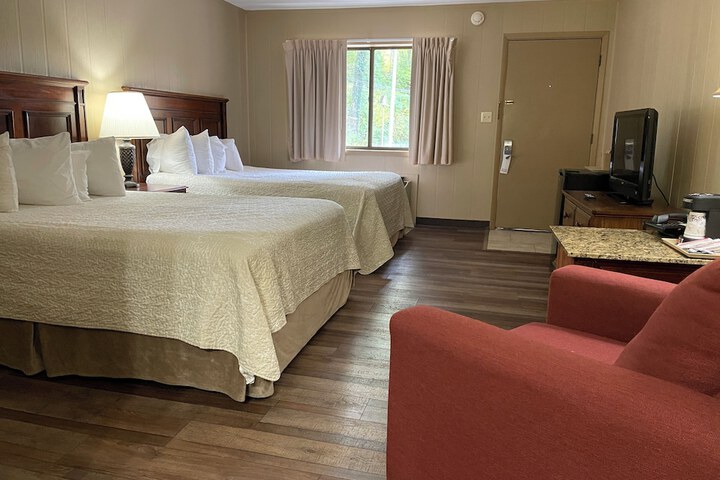 Room 9 of 33