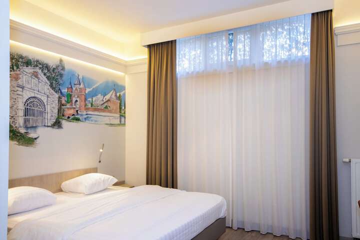 Room 14 of 32
