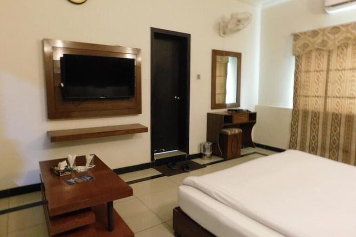 Room 15 of 67