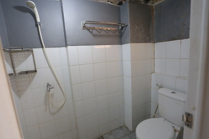 Room 9 of 10