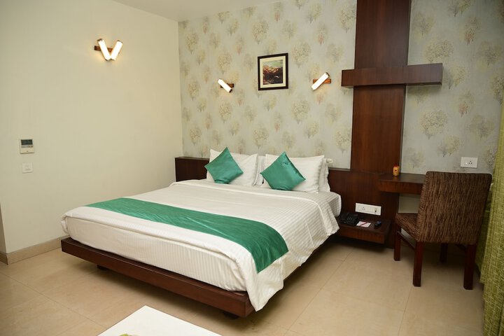 Room 14 of 25