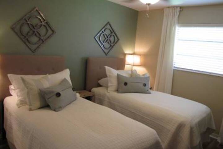 Room 1 of 5