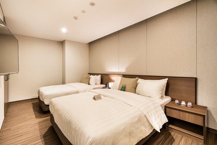 Room 21 of 69