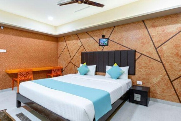 Room 11 of 23