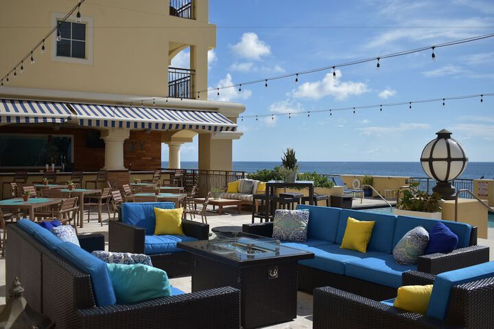 Poolside bar