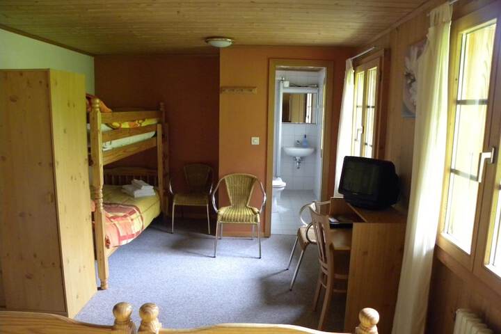 Room 16 of 64