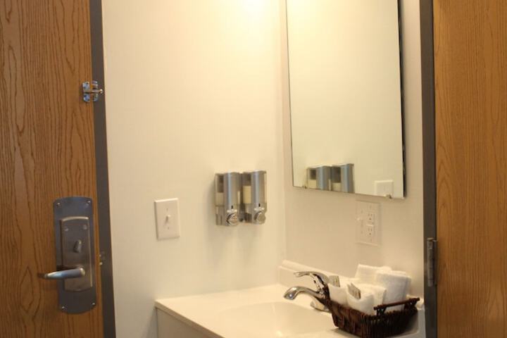 Room 53 of 83