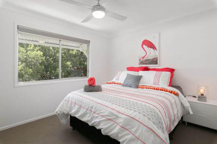 Room 4 of 9