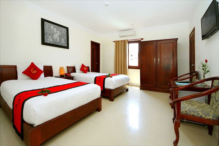 Room 2 of 52