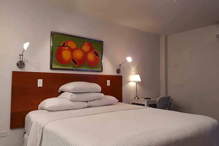 Room 3 of 16