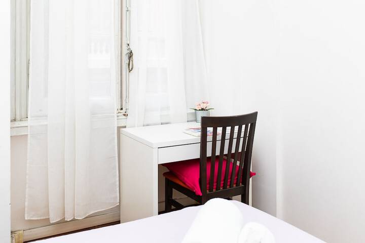 Room 39 of 80