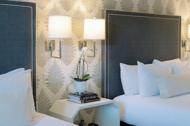 Room 43 of 104