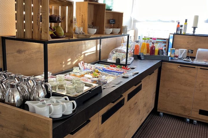 Breakfast/Coffee Service 12 of 23