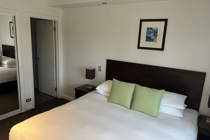 Room 25 of 136