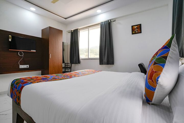 Room 21 of 28