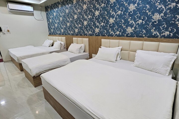Room 9 of 36