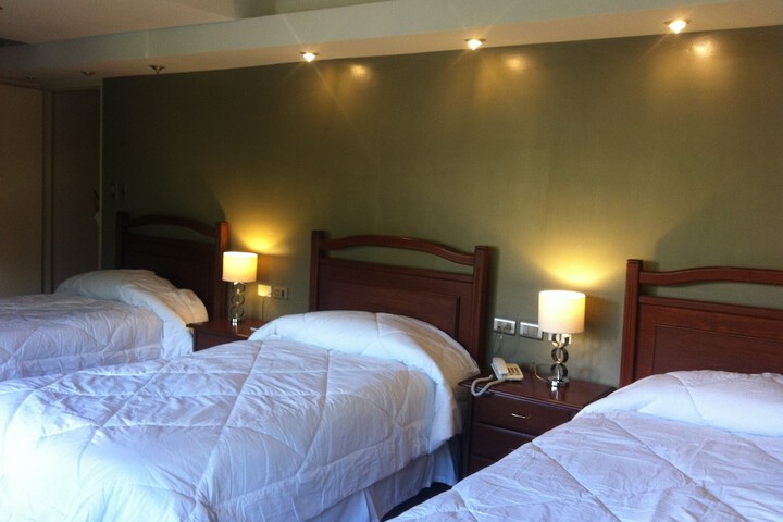 Room 6 of 33