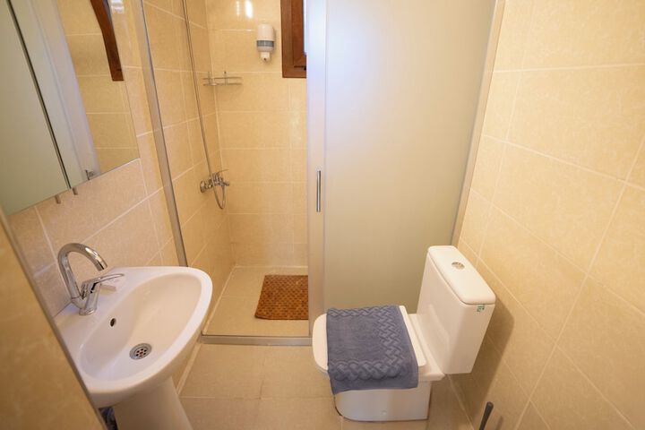 Room 15 of 22