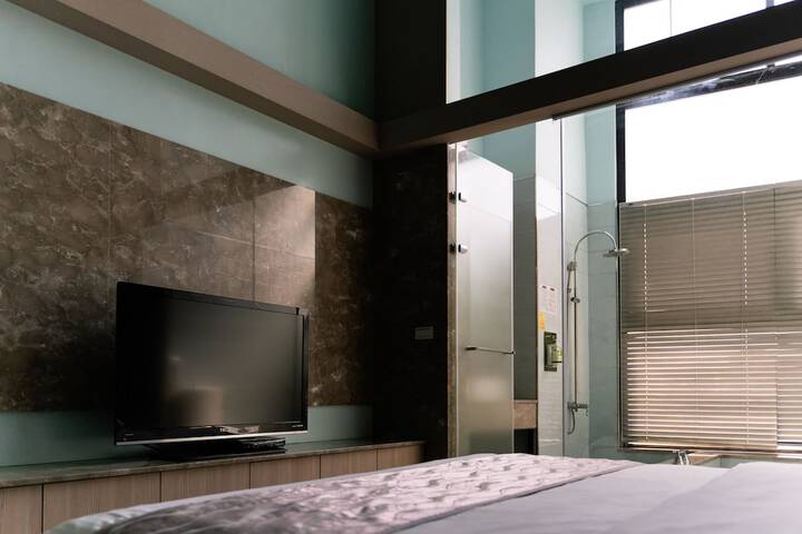 Room 17 of 60