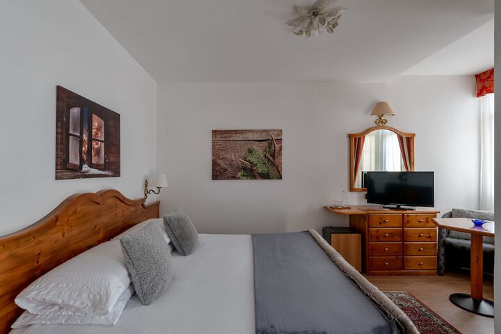Room 18 of 212