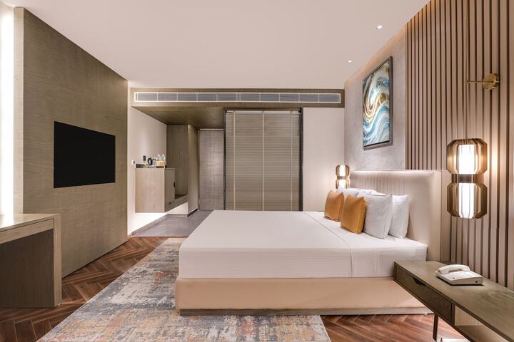 Room 5 of 85