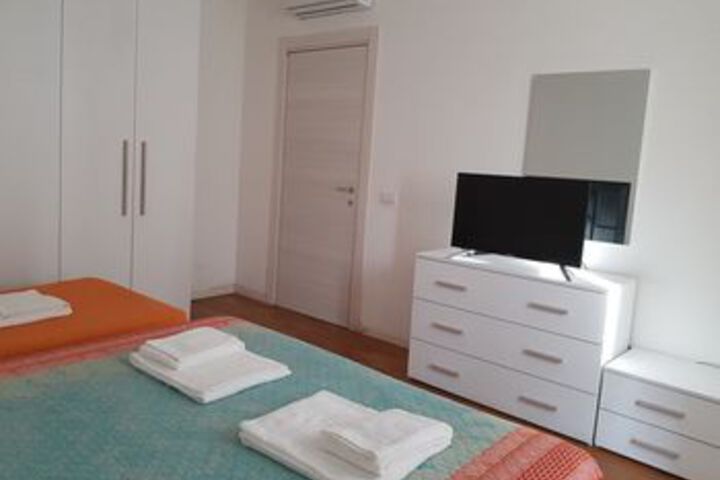 Room 22 of 28