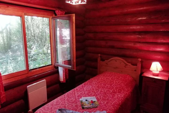 Room 4 of 28