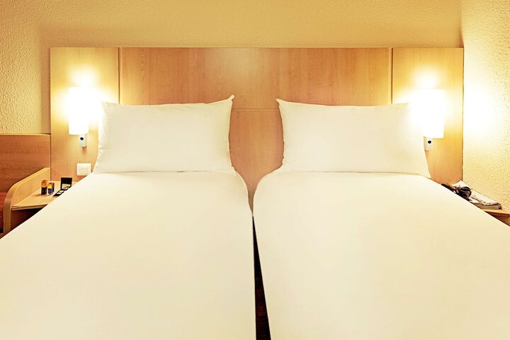 Room 8 of 88