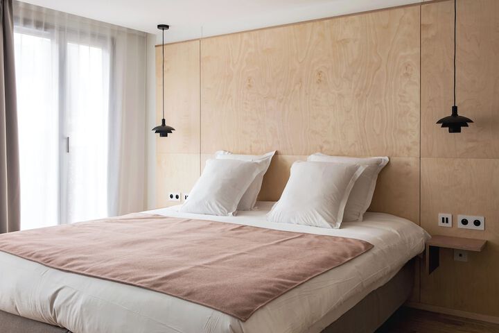Room 28 of 64