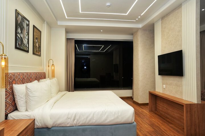Room 8 of 40