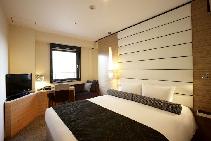 Room 9 of 72