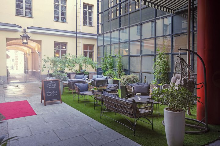 Hotel Exterior 61 of 68