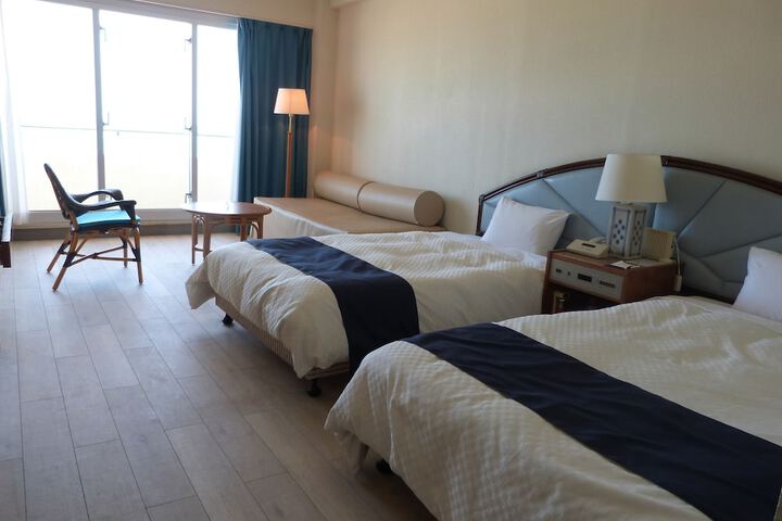 Room 10 of 97