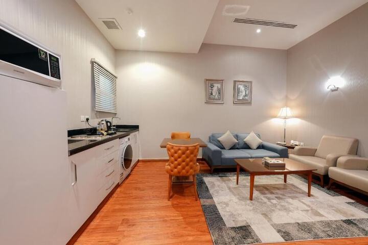 Room 6 of 18