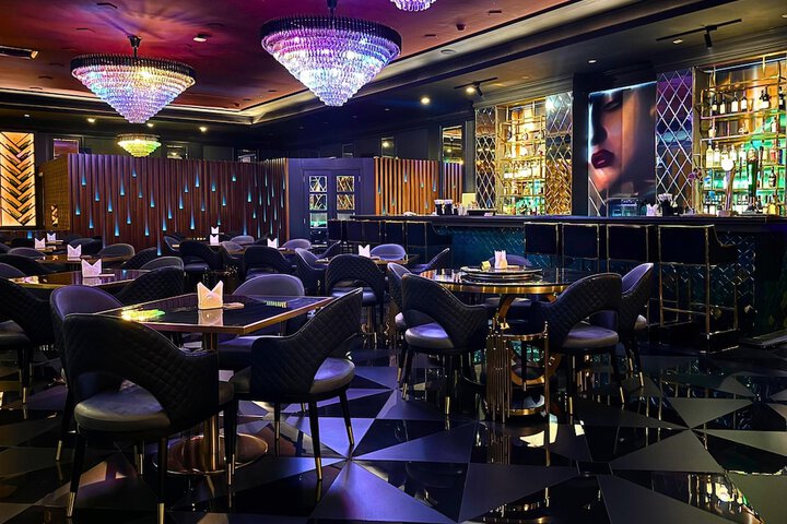 Lounge 137 of 164