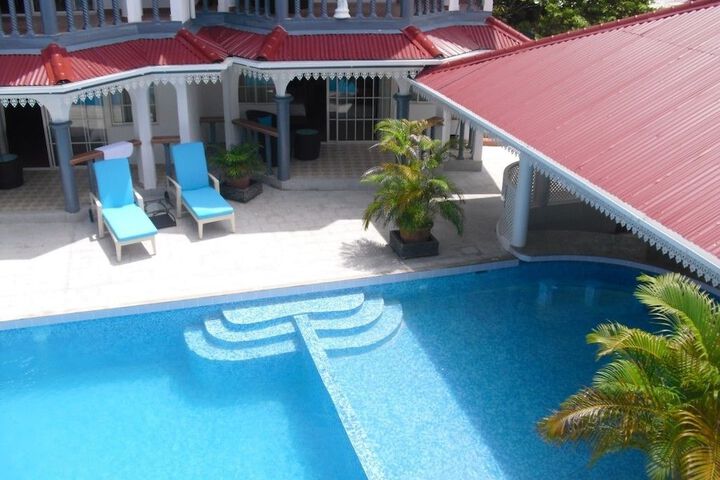Hotel with Pool