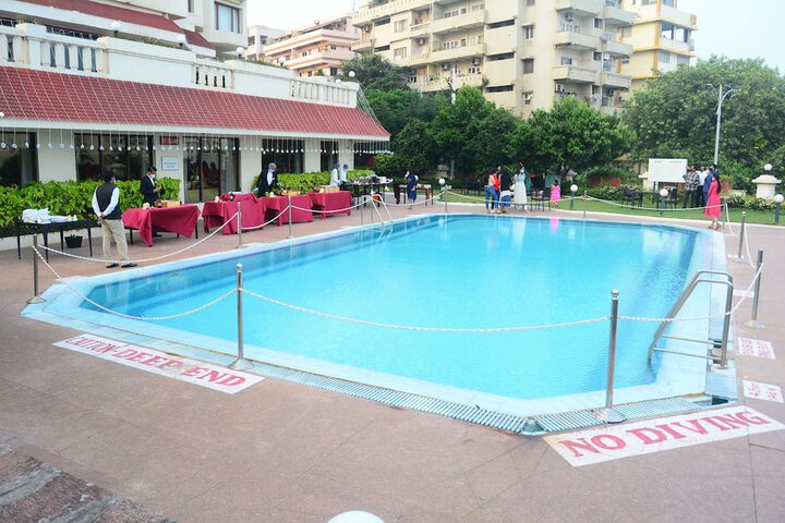 Hotel with Pool