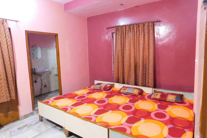 Room 5 of 25