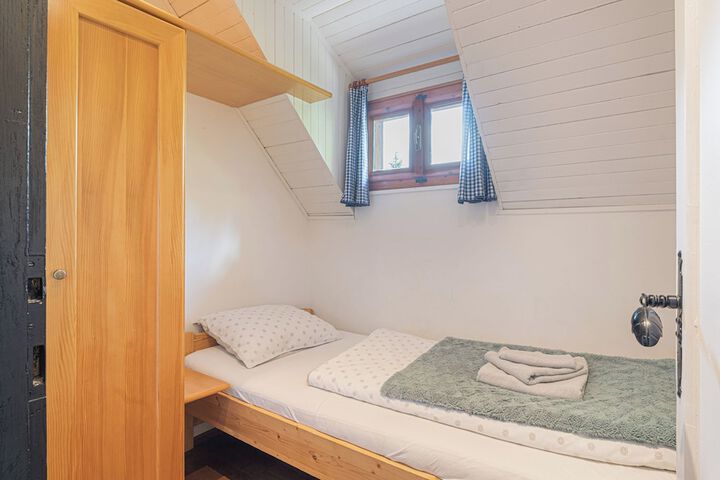 Room 5 of 30