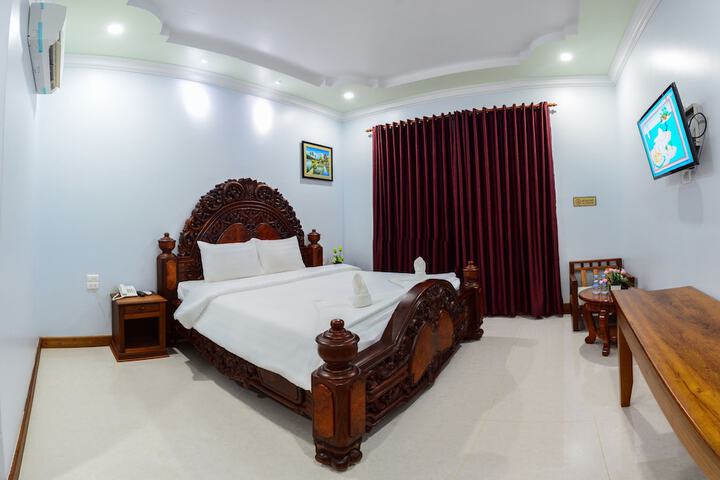 Room 16 of 28