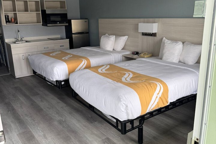 Room 21 of 38